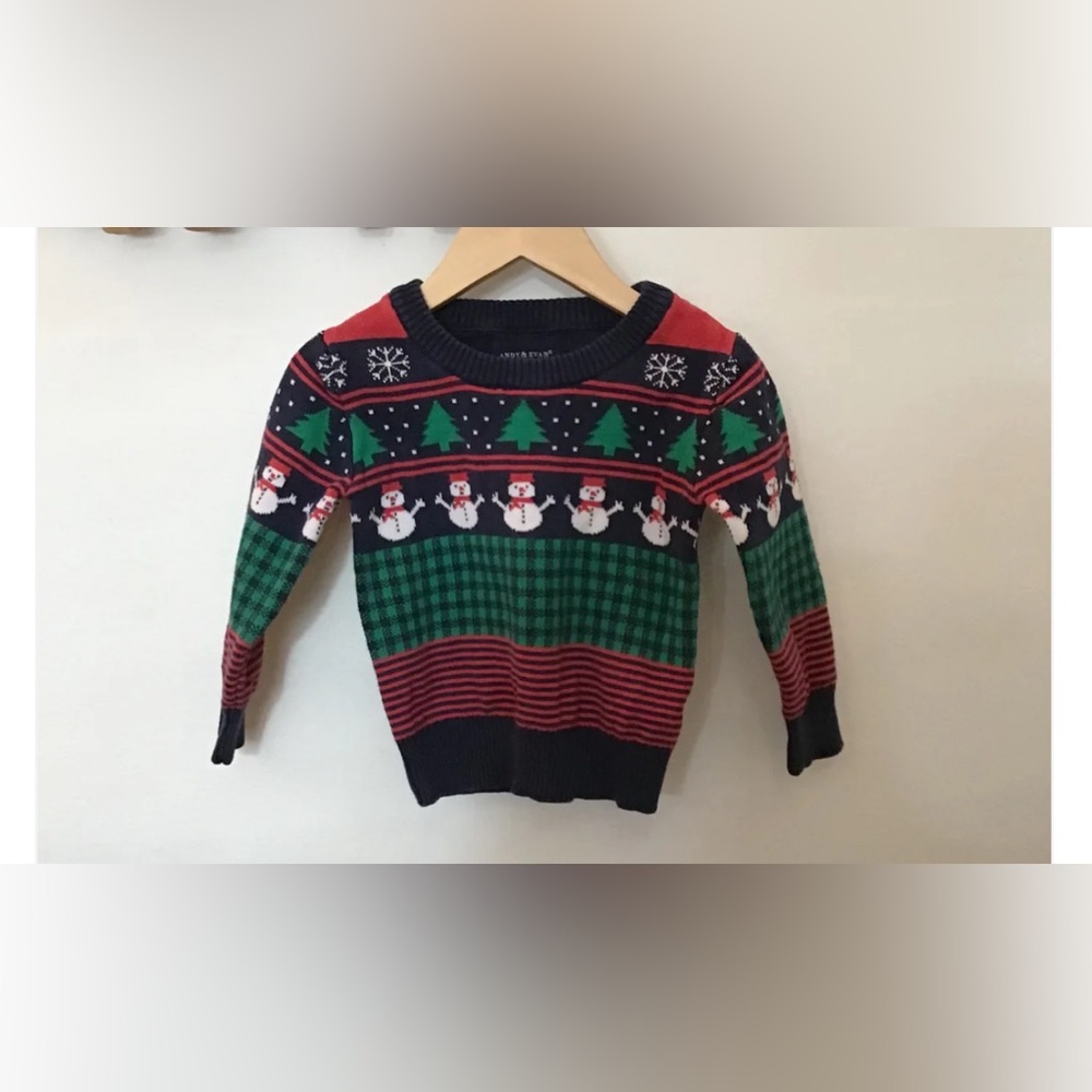 EUC ANDY & EVAN
Christmas print sweater 2T cut smaller